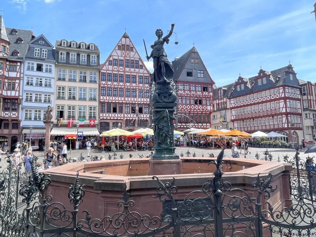 Frankfurt Olt Town and Fountain of Justice